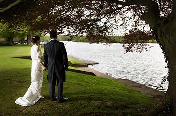 Bisham Abbey National Sports Centre Отель